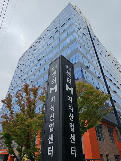 ������ ������ ������ũ�븮, ������ �ΰ�����(AI) ��Ƿ� �ŵ쳭��